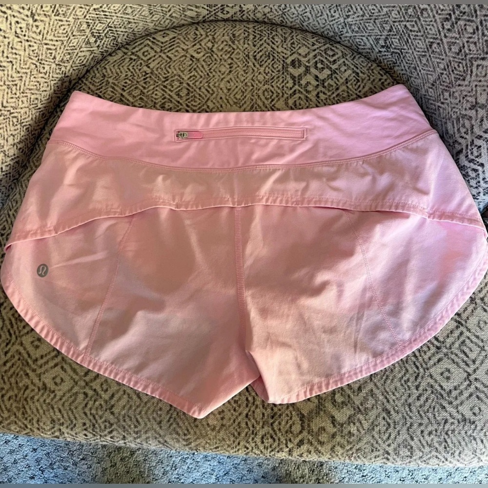 RARE Lululemon Speed Up Low Rise 2.5” Inseam Shorts - Picture 3 of 8